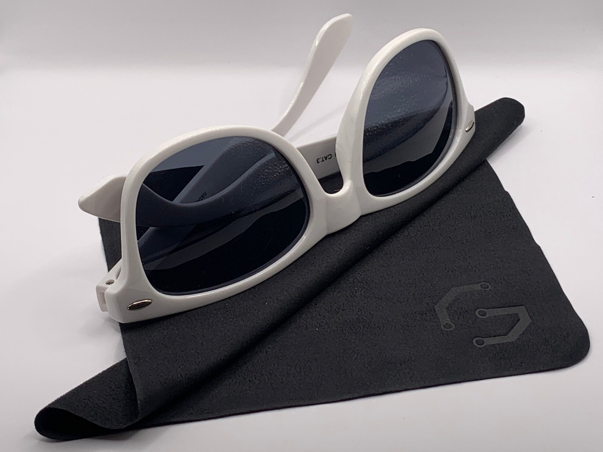 Microfiber lens cleaning cloth